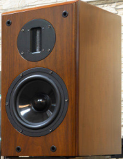 Полочная акустика Aurum Cantus 610 Walnut
